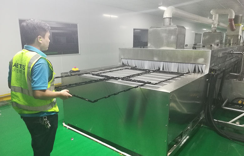 雷茨風機為客戶的朋友解決電視機膠框吹干